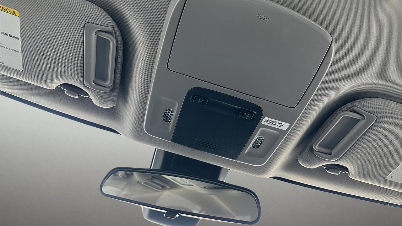 2024 Toyota Camry SE Photo