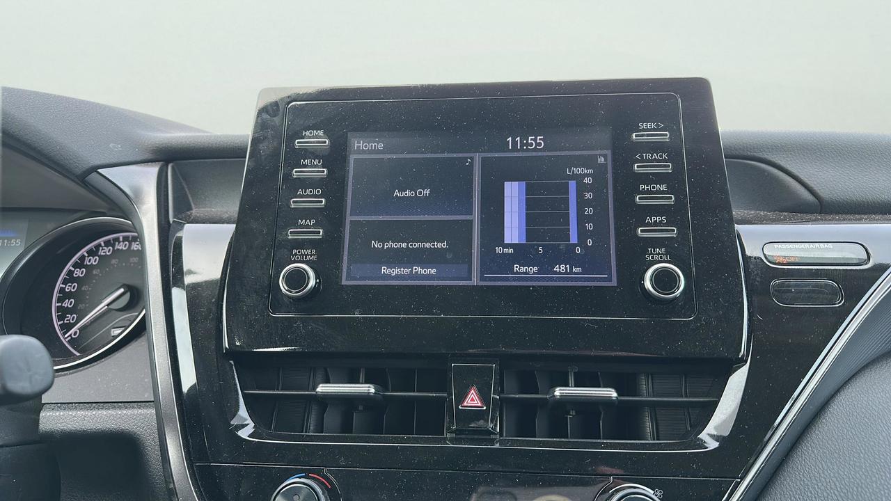 2024 Toyota Camry SE Photo