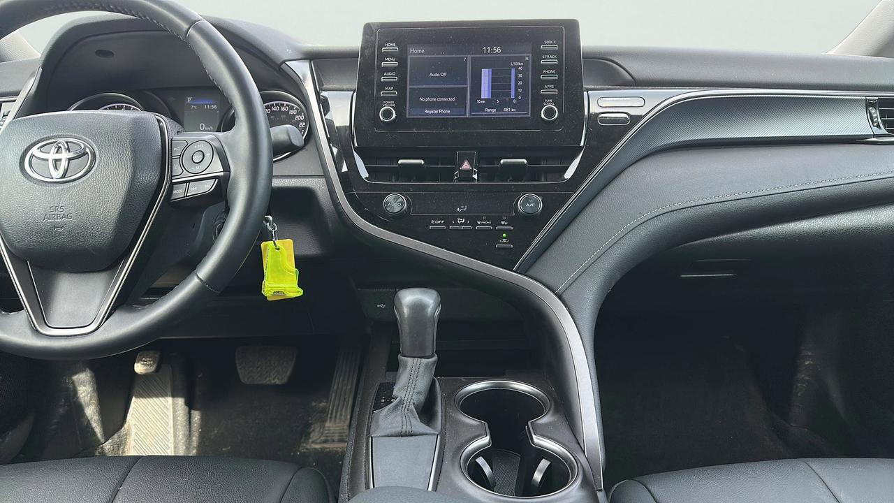 2024 Toyota Camry SE Photo