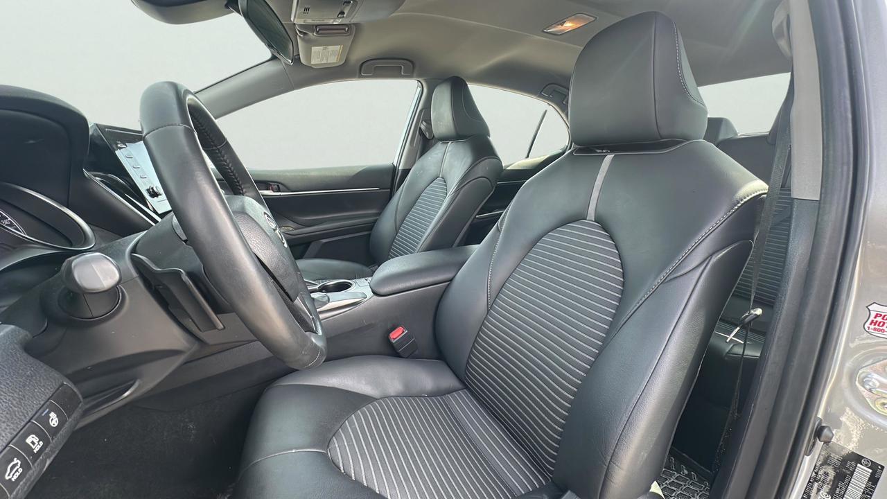 2024 Toyota Camry SE Photo