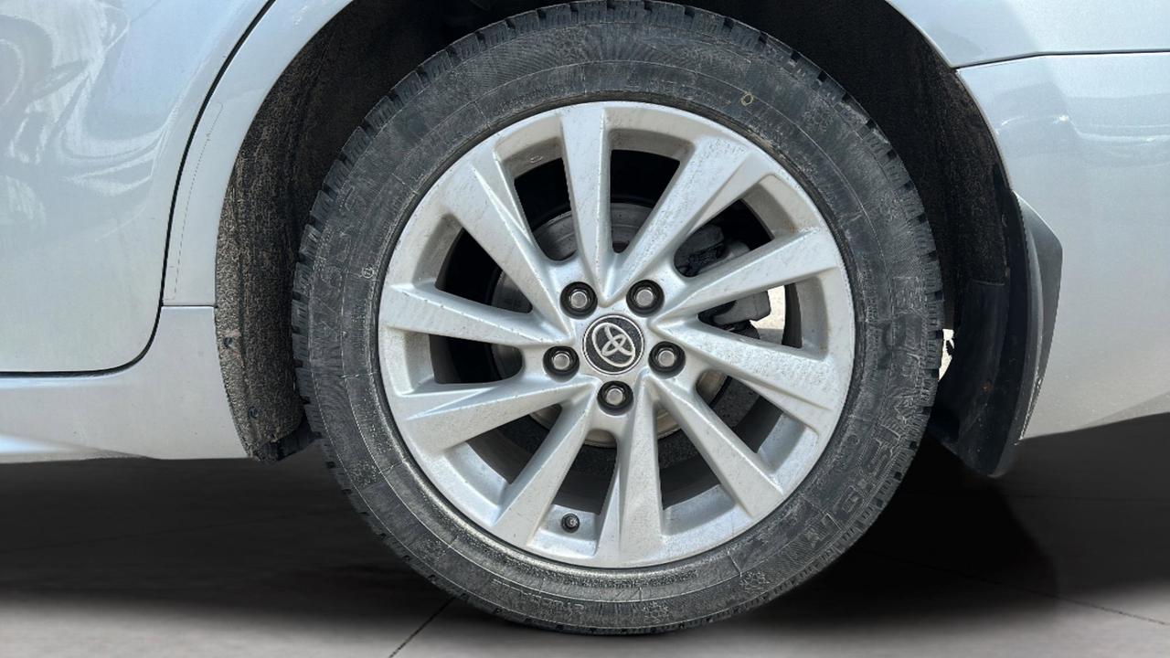 2024 Toyota Camry SE Photo