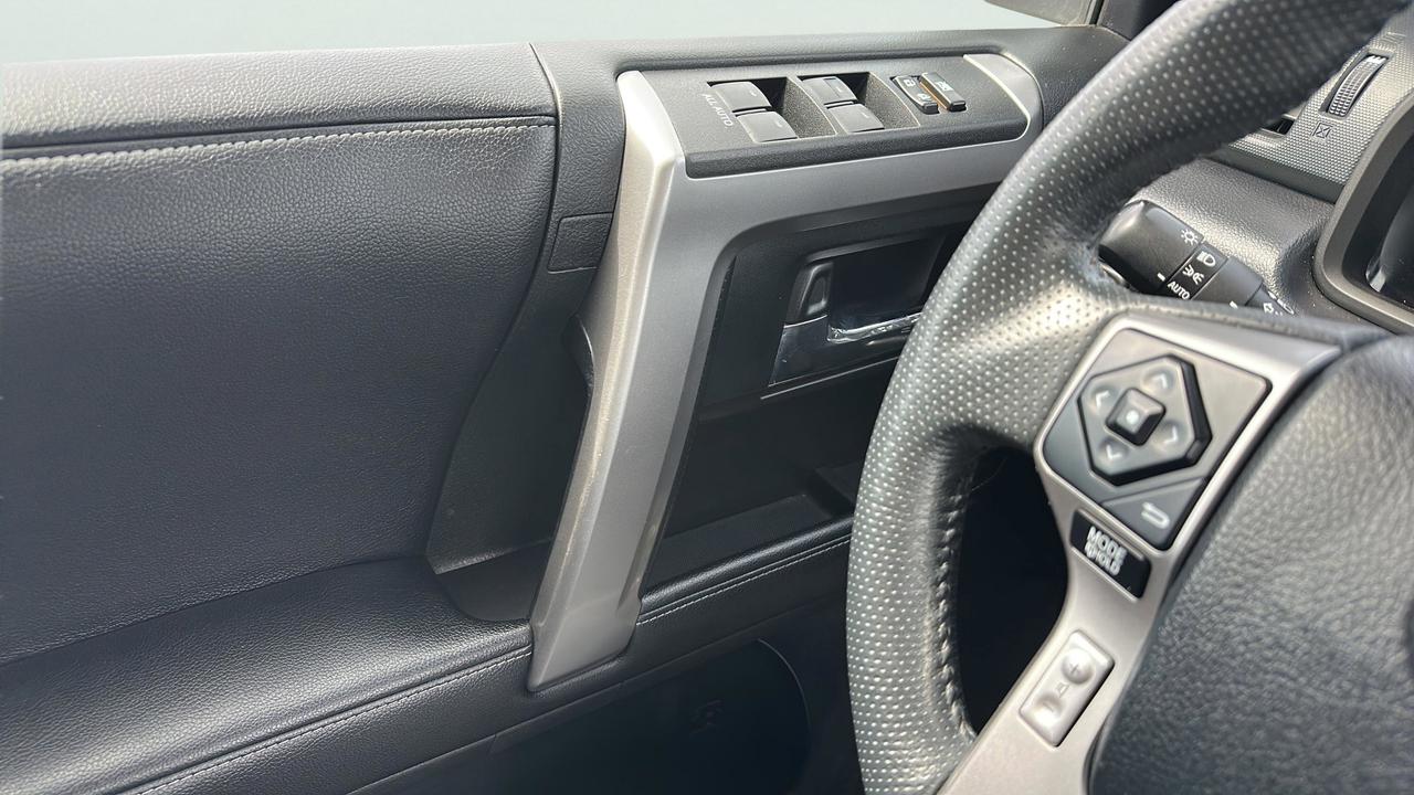 2019 Toyota 4Runner SR5 Photo