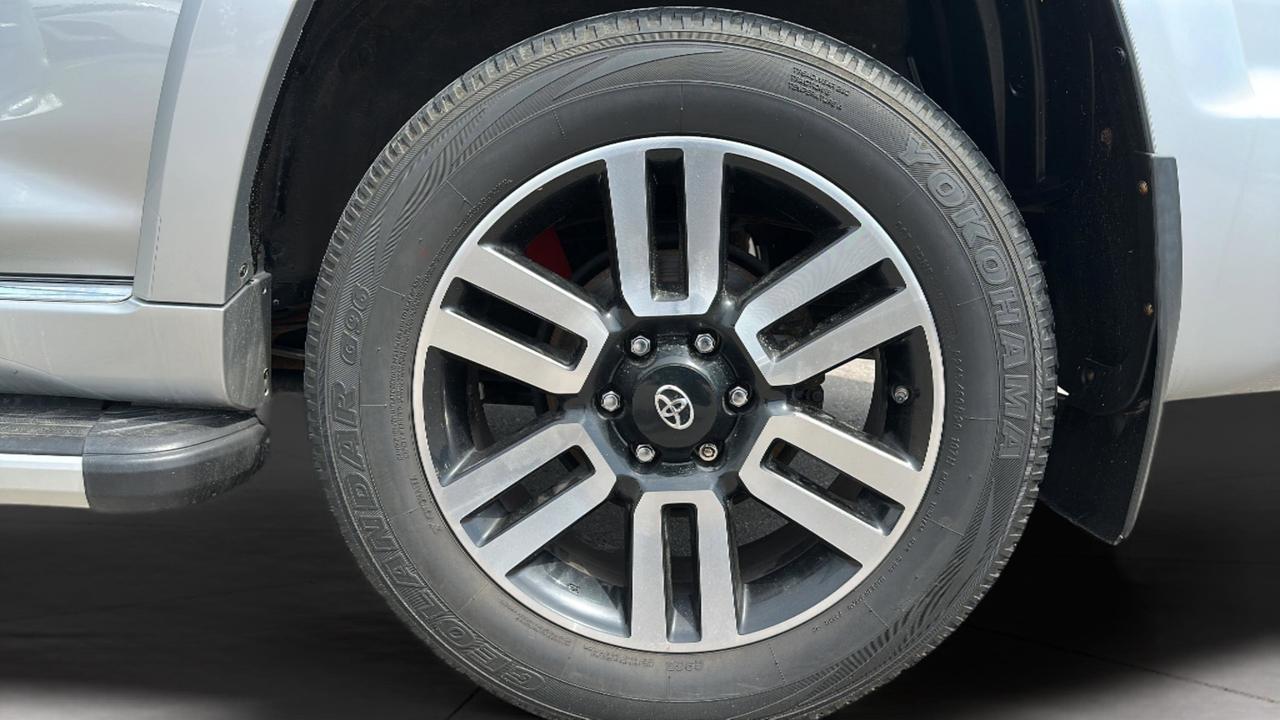 2019 Toyota 4Runner SR5 Photo