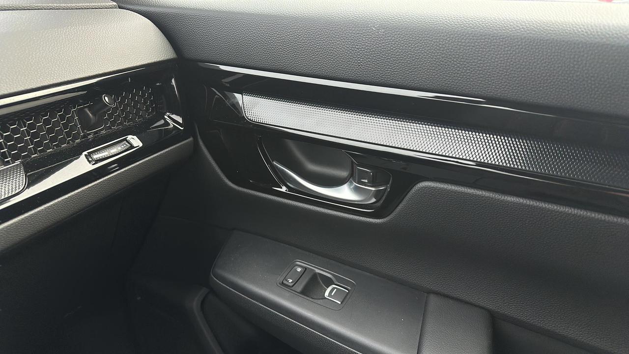 2023 Honda CR-V Hybrid Touring Photo