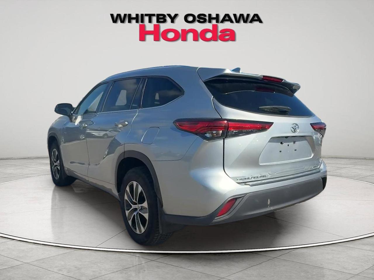 2020 Toyota Highlander XLE Photo4