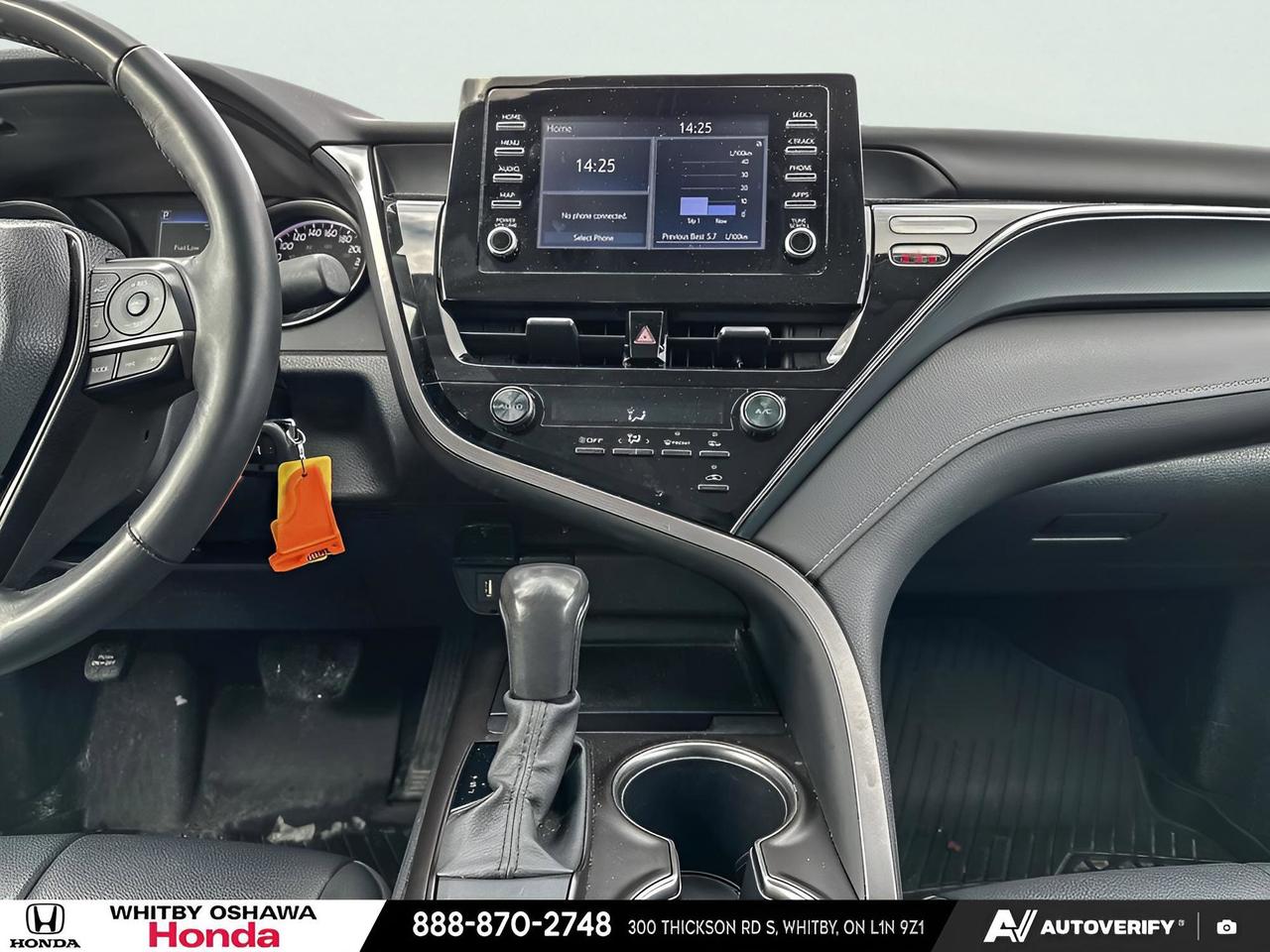 2024 Toyota Camry SE Photo