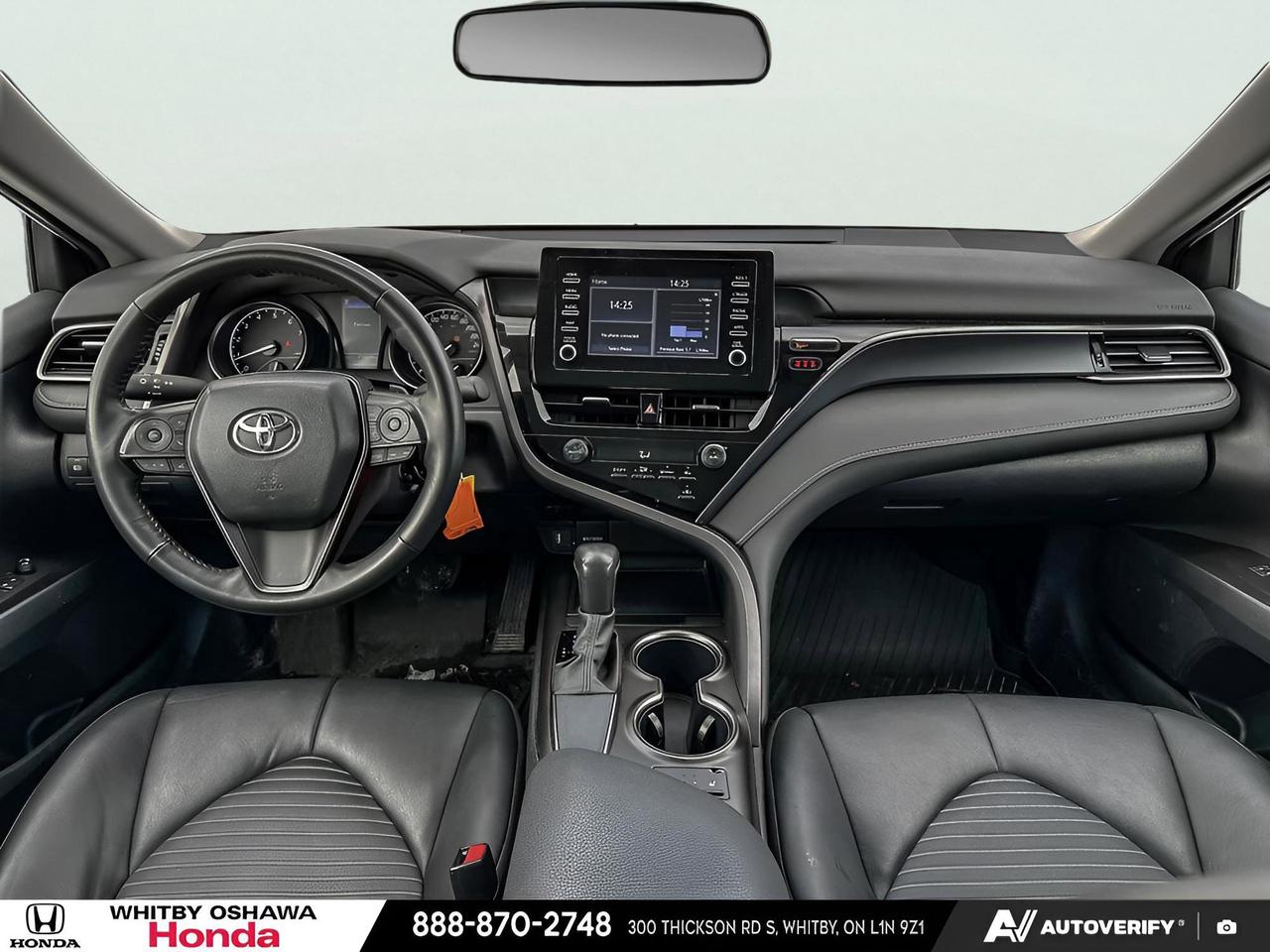 2024 Toyota Camry SE Photo