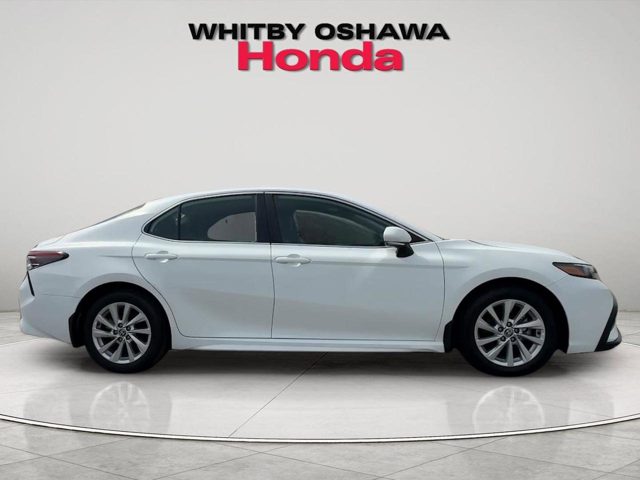 2024 Toyota Camry SE Photo