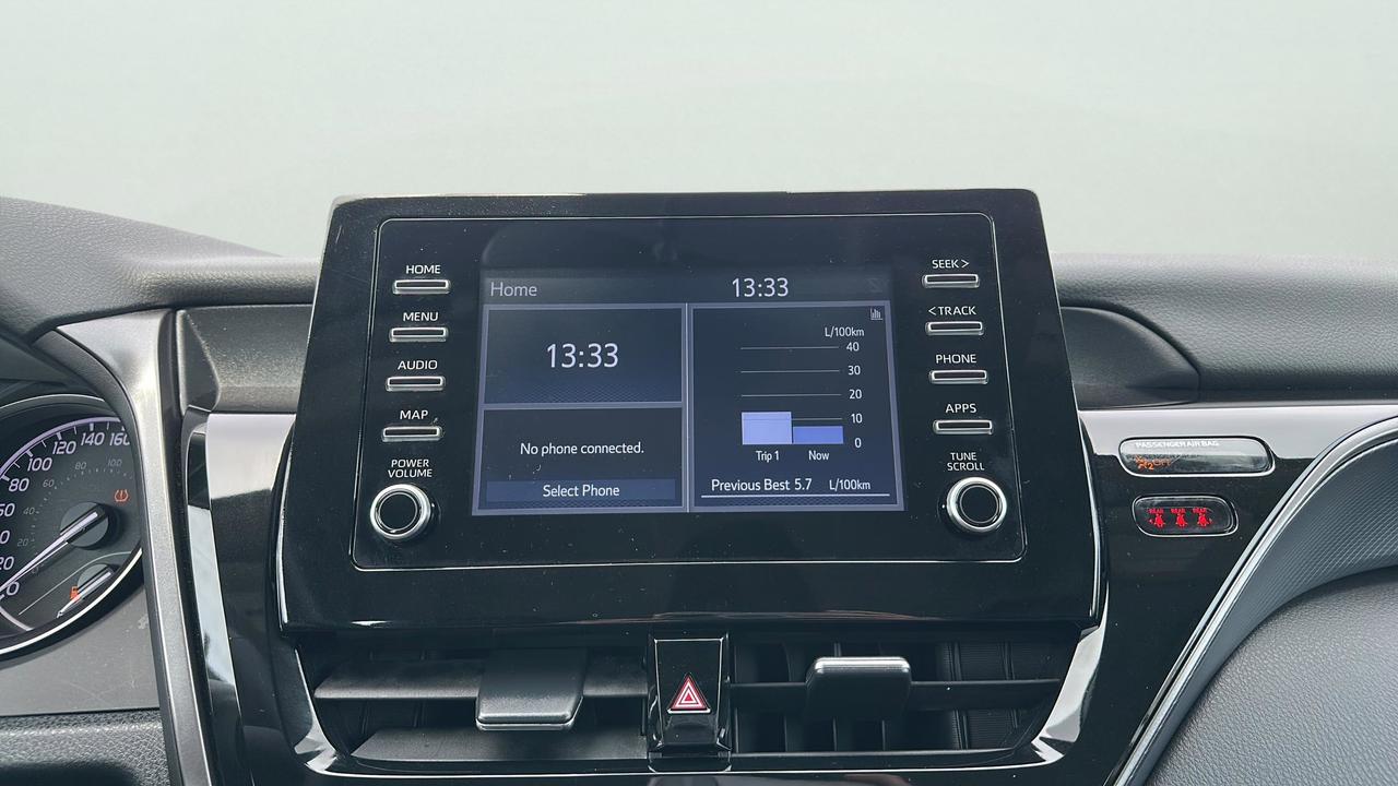 2024 Toyota Camry SE Photo
