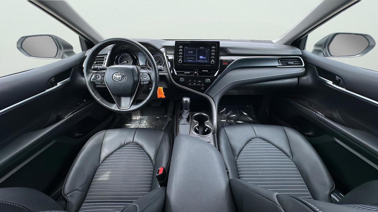 2024 Toyota Camry SE Photo