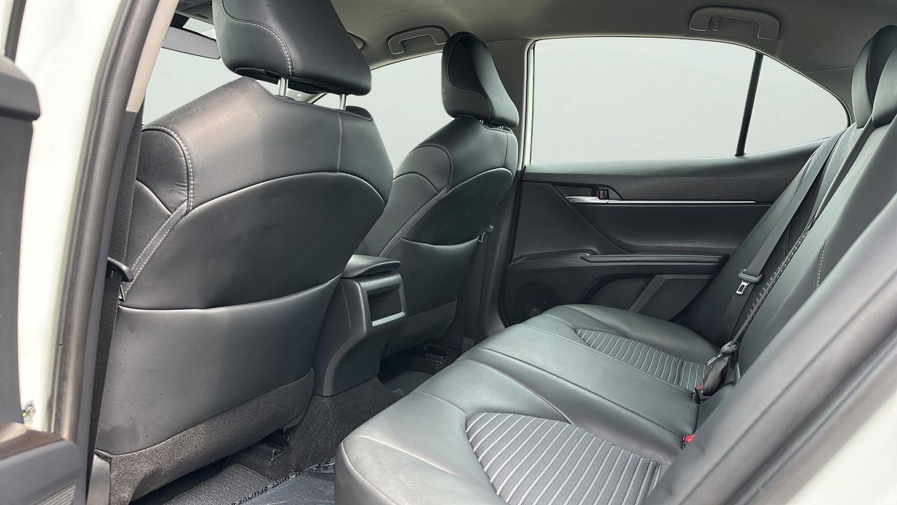 2024 Toyota Camry SE Photo
