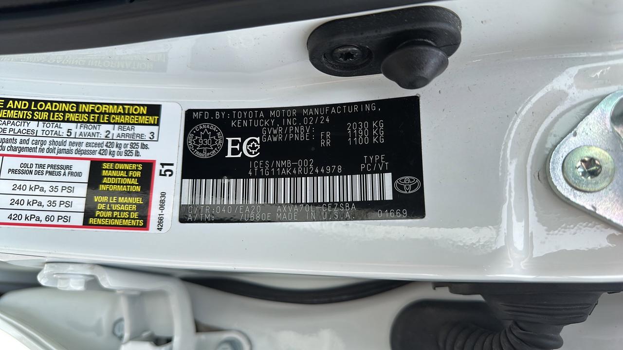 2024 Toyota Camry SE Photo