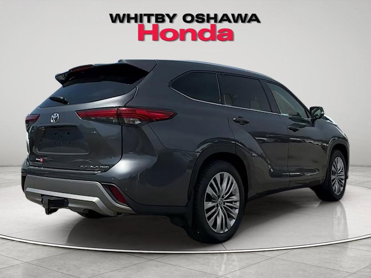 2023 Toyota Highlander LIMITED  Photo