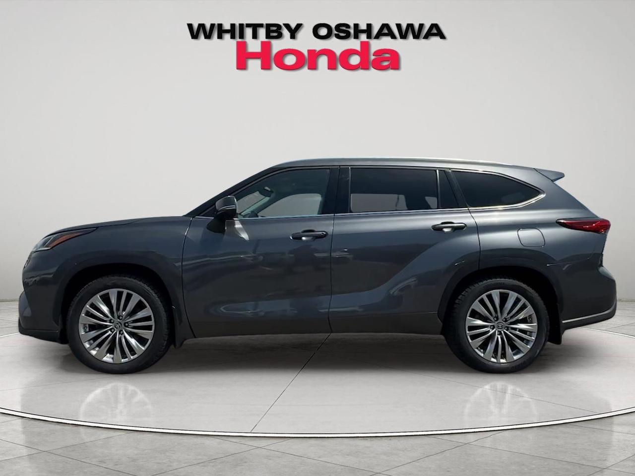 2023 Toyota Highlander LIMITED  Photo