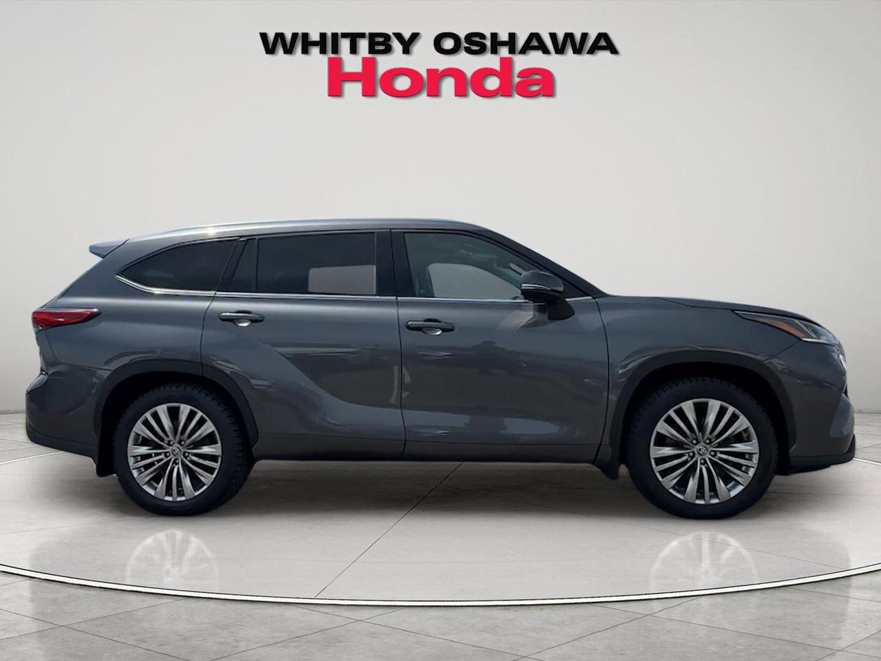 2023 Toyota Highlander LIMITED  Photo