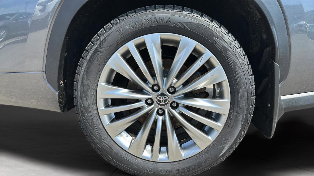 2023 Toyota Highlander LIMITED  Photo