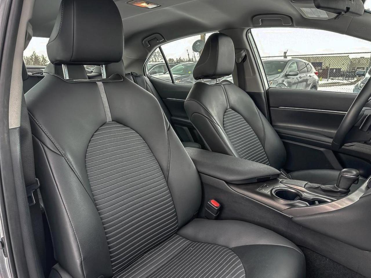 2024 Toyota Camry SE Photo