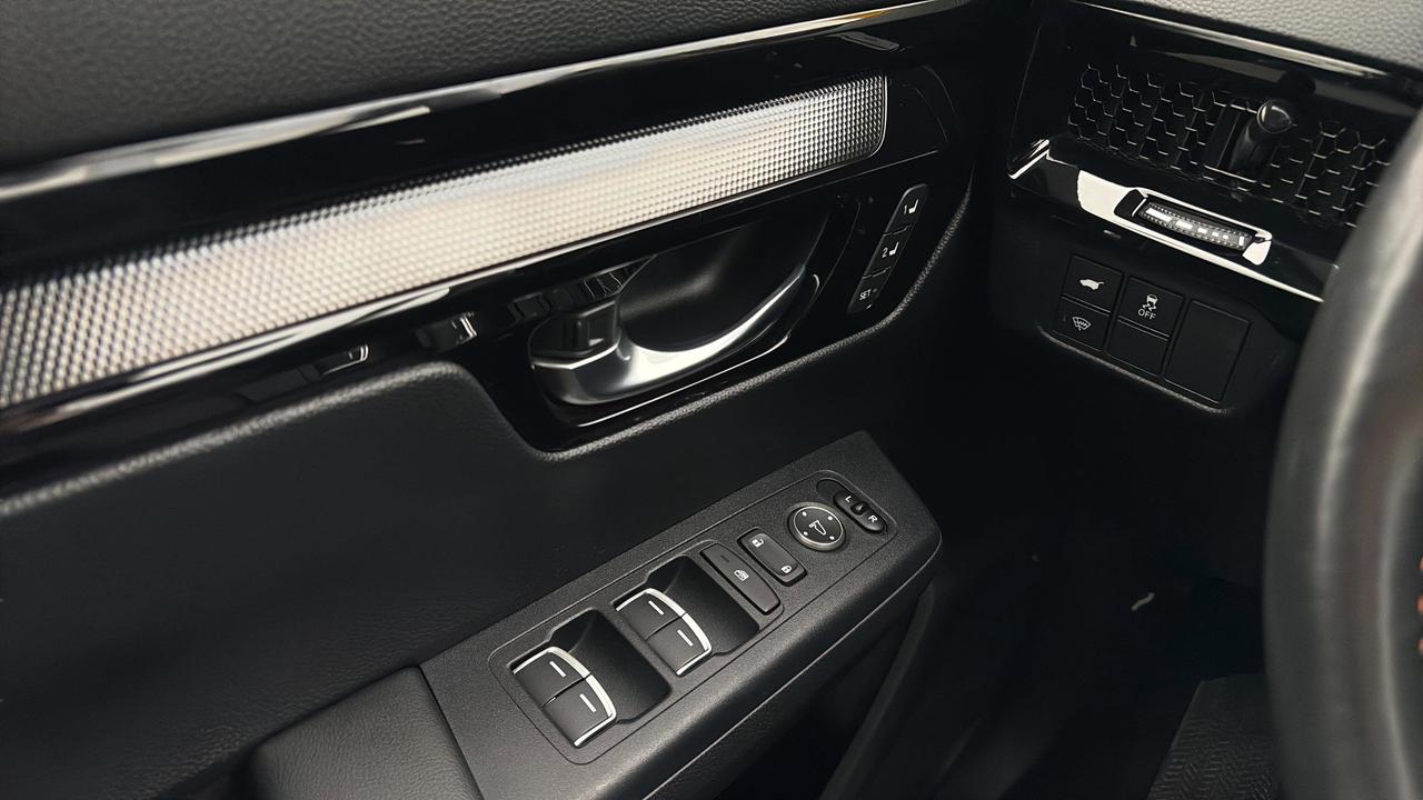 2024 Honda CR-V Hybrid Touring Photo