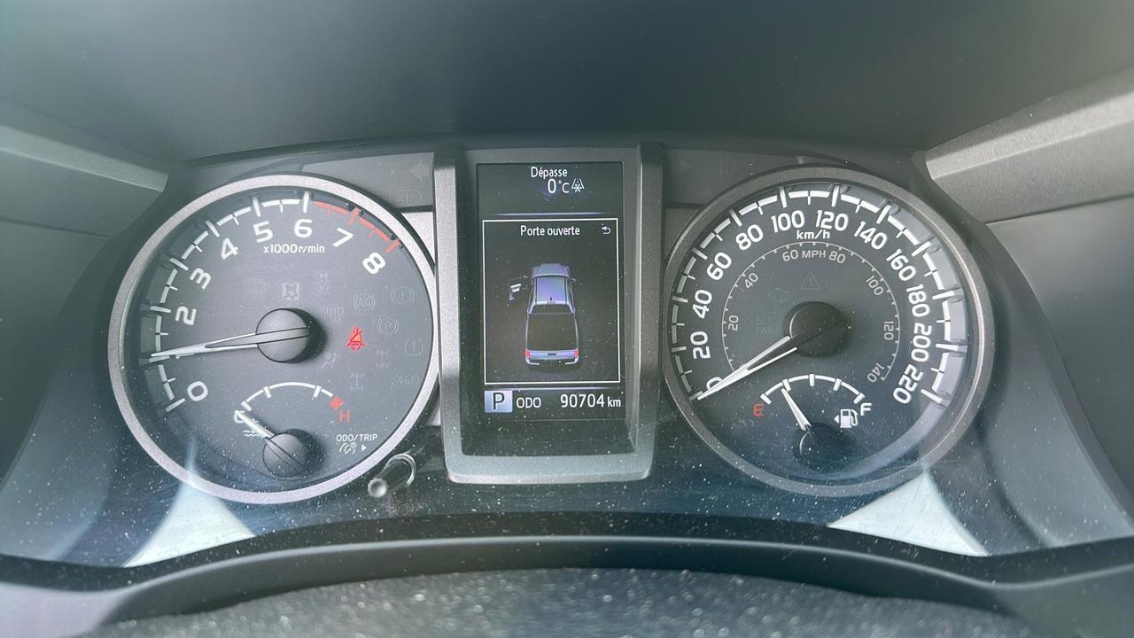 2017 Toyota Tacoma TRD Sport Photo