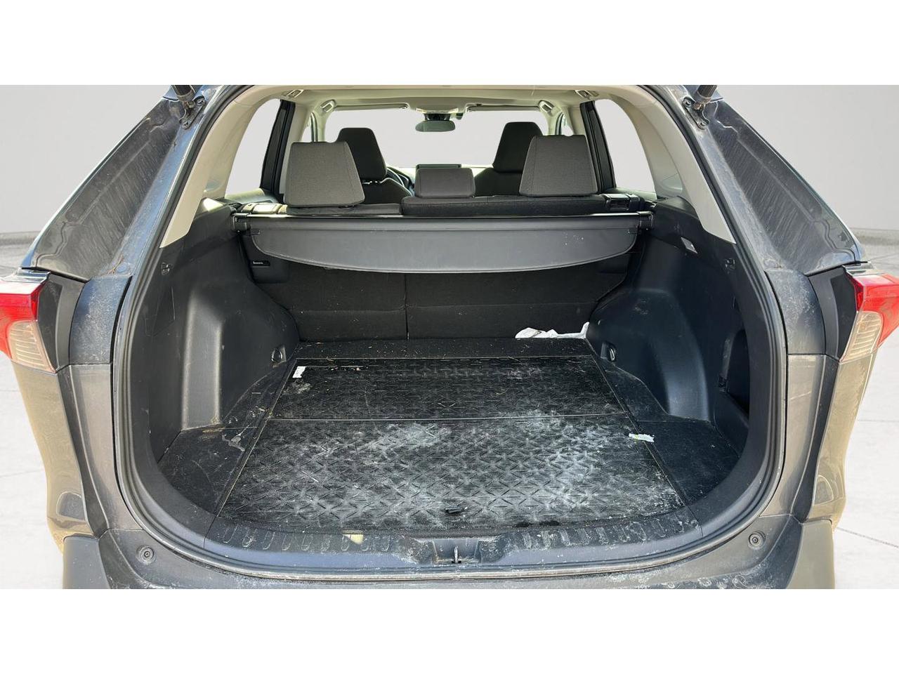 2021 Toyota RAV4 XLE Photo