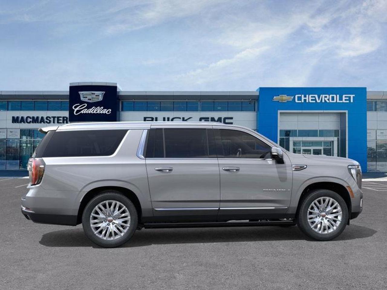 2026 GMC Yukon XL Denali 4dr 4x4 Photo4