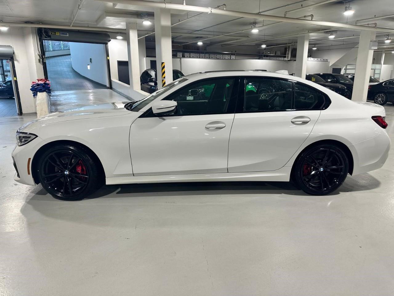 2022 BMW 330 i xDrive 4dr All-Wheel Drive Sedan Photo3