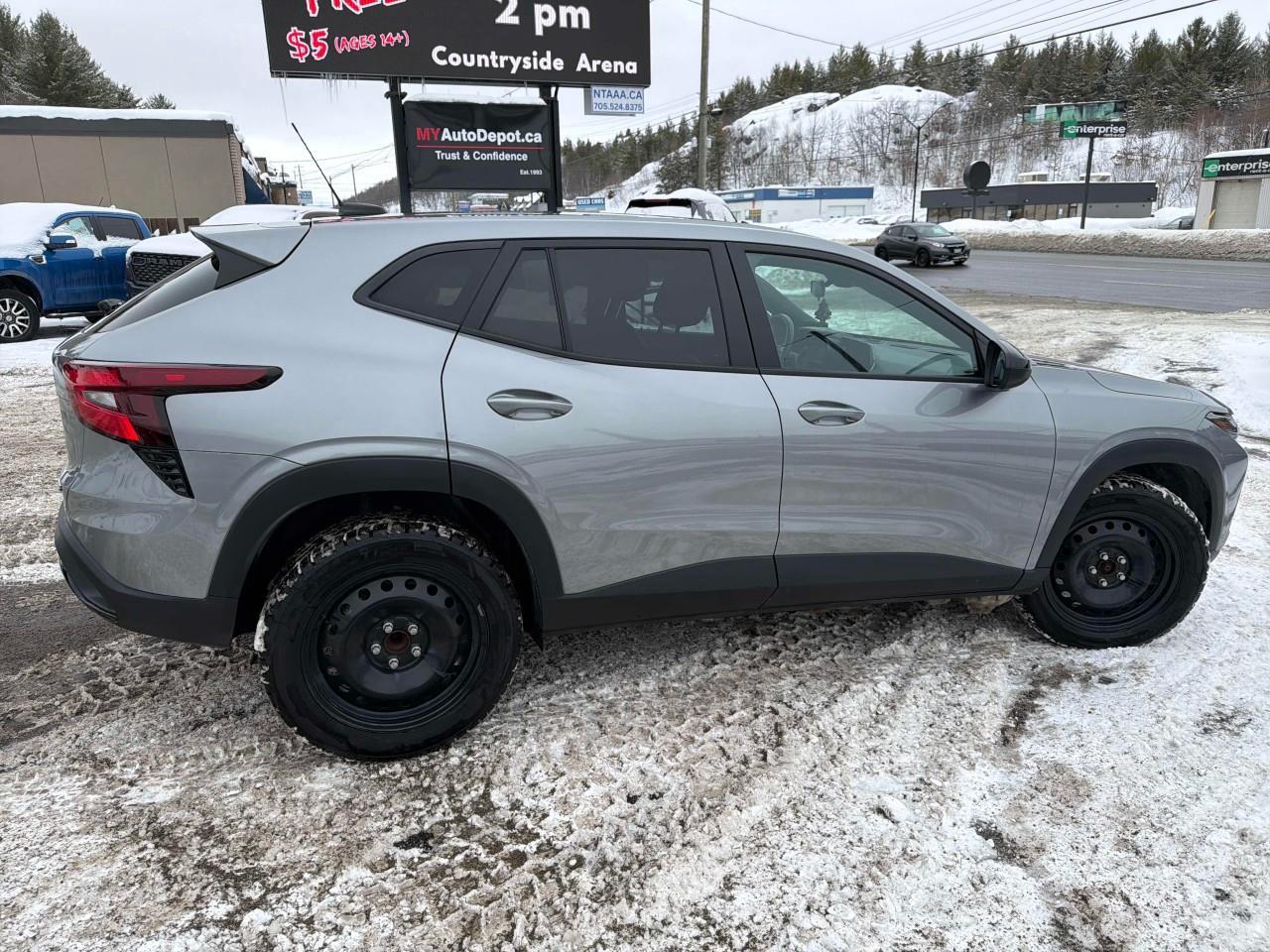 2024 Chevrolet Trax 1RS 4dr Front-Wheel Drive Photo4