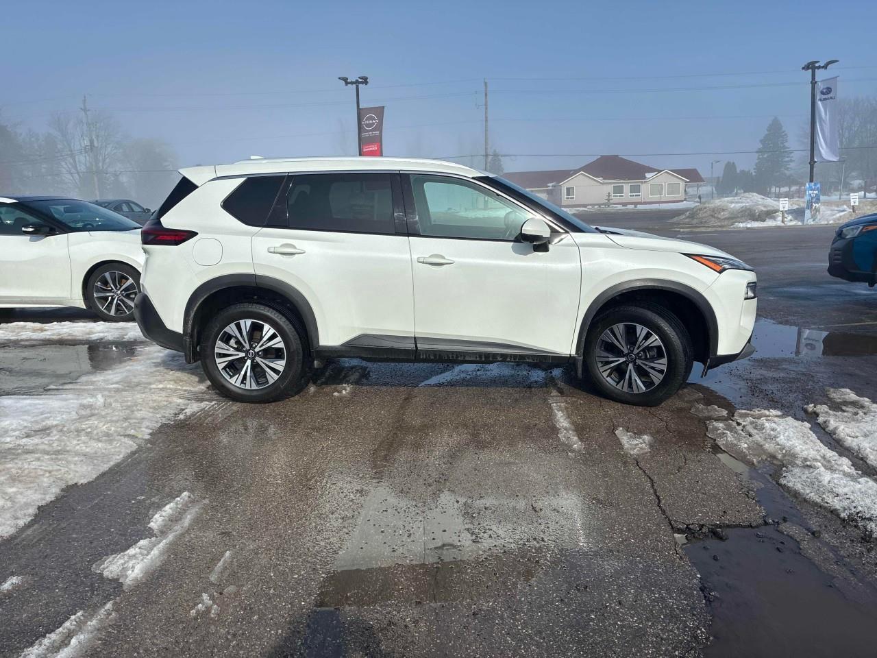 2021 Nissan Rogue  Photo2