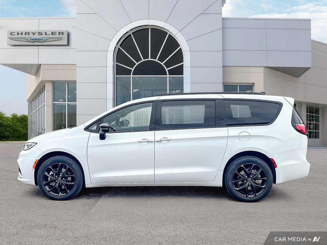 2026 Chrysler Pacifica Select All-Wheel Drive Passenger Van Photo
