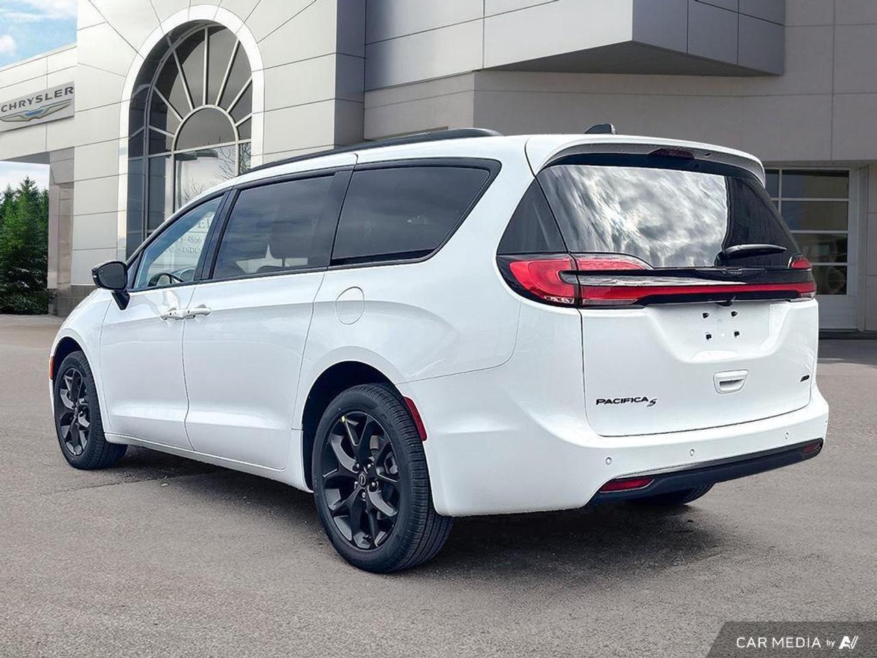 2026 Chrysler Pacifica Select All-Wheel Drive Passenger Van Photo