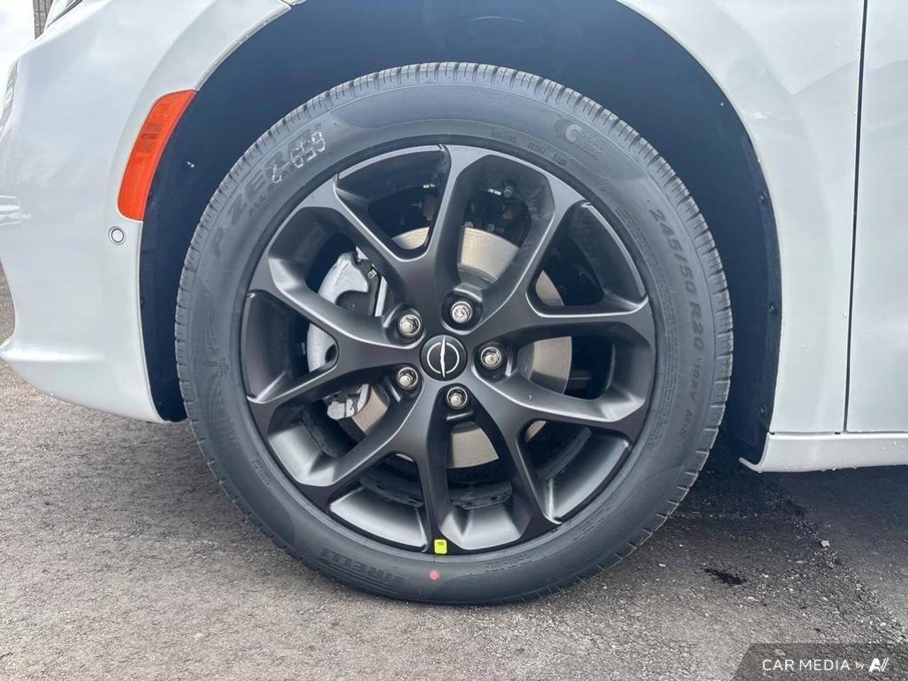 2026 Chrysler Pacifica Select All-Wheel Drive Passenger Van Photo