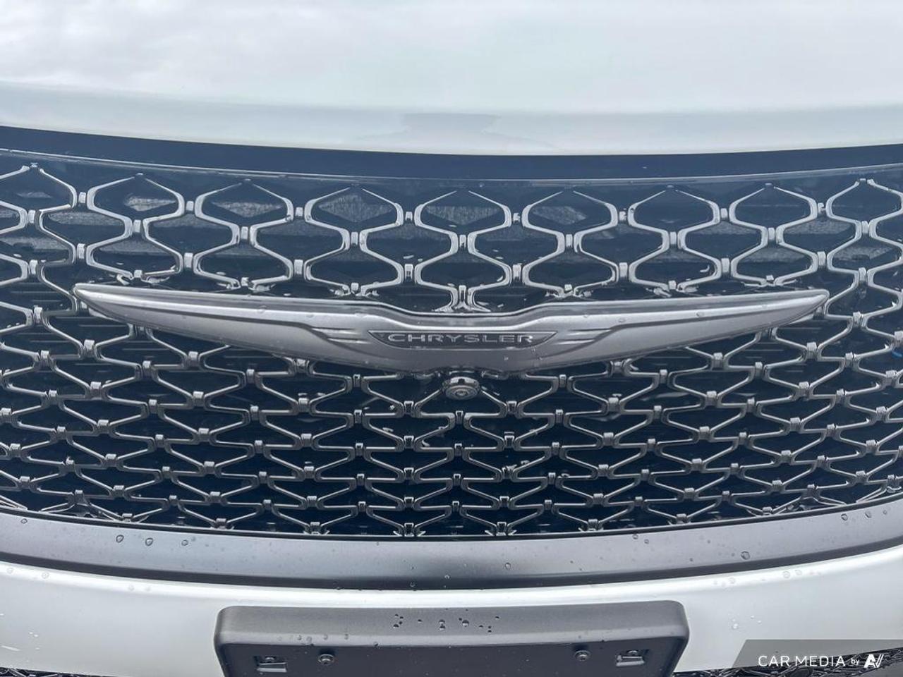 2026 Chrysler Pacifica Select All-Wheel Drive Passenger Van Photo