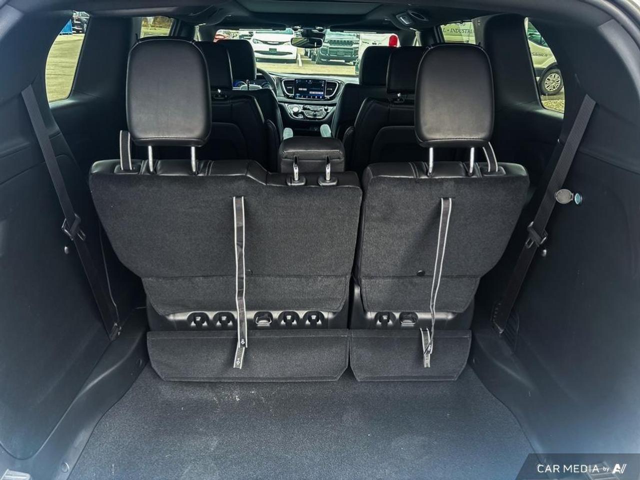 2026 Chrysler Pacifica Select All-Wheel Drive Passenger Van Photo