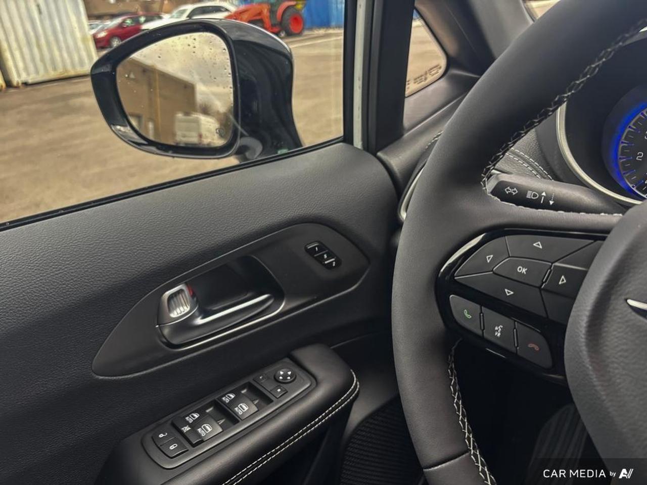 2026 Chrysler Pacifica Select All-Wheel Drive Passenger Van Photo