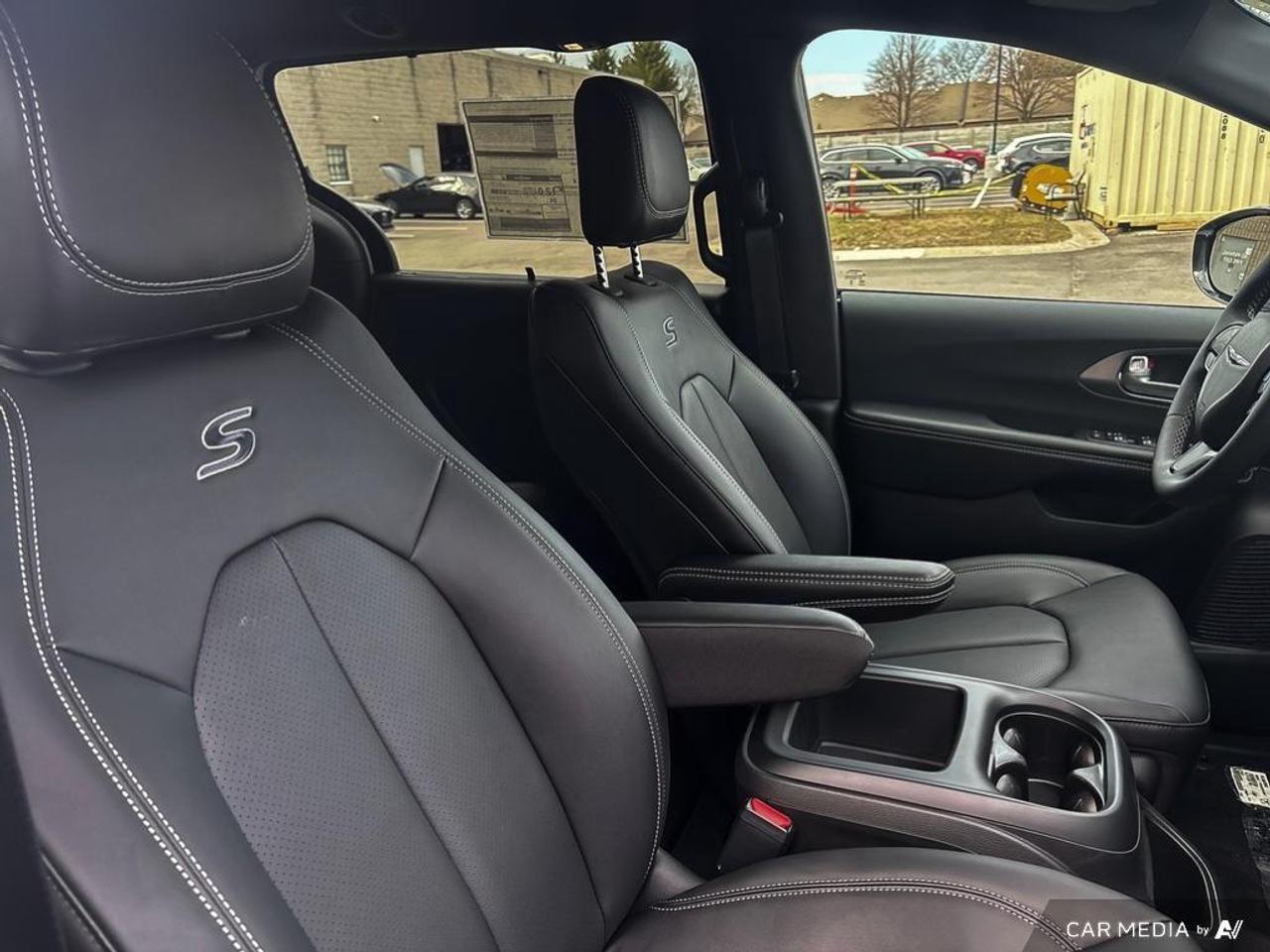 2026 Chrysler Pacifica Select All-Wheel Drive Passenger Van Photo