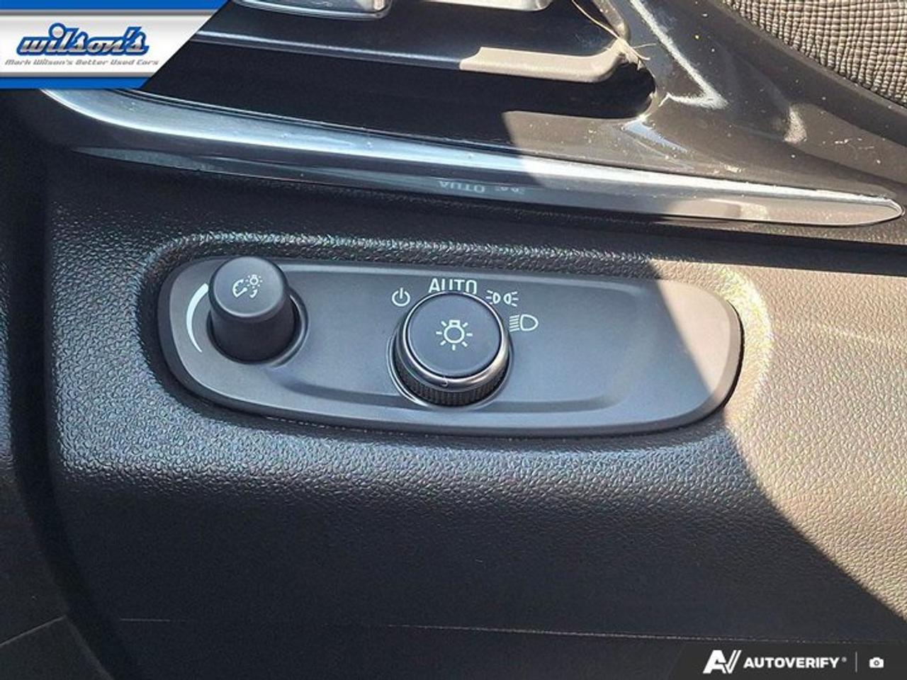 2024 Buick Envista Avenir | Leather | Sunroof | Heated Wheel + Seats | Power Seat | Rear Camera | Alloy Wheels & More ! Photo