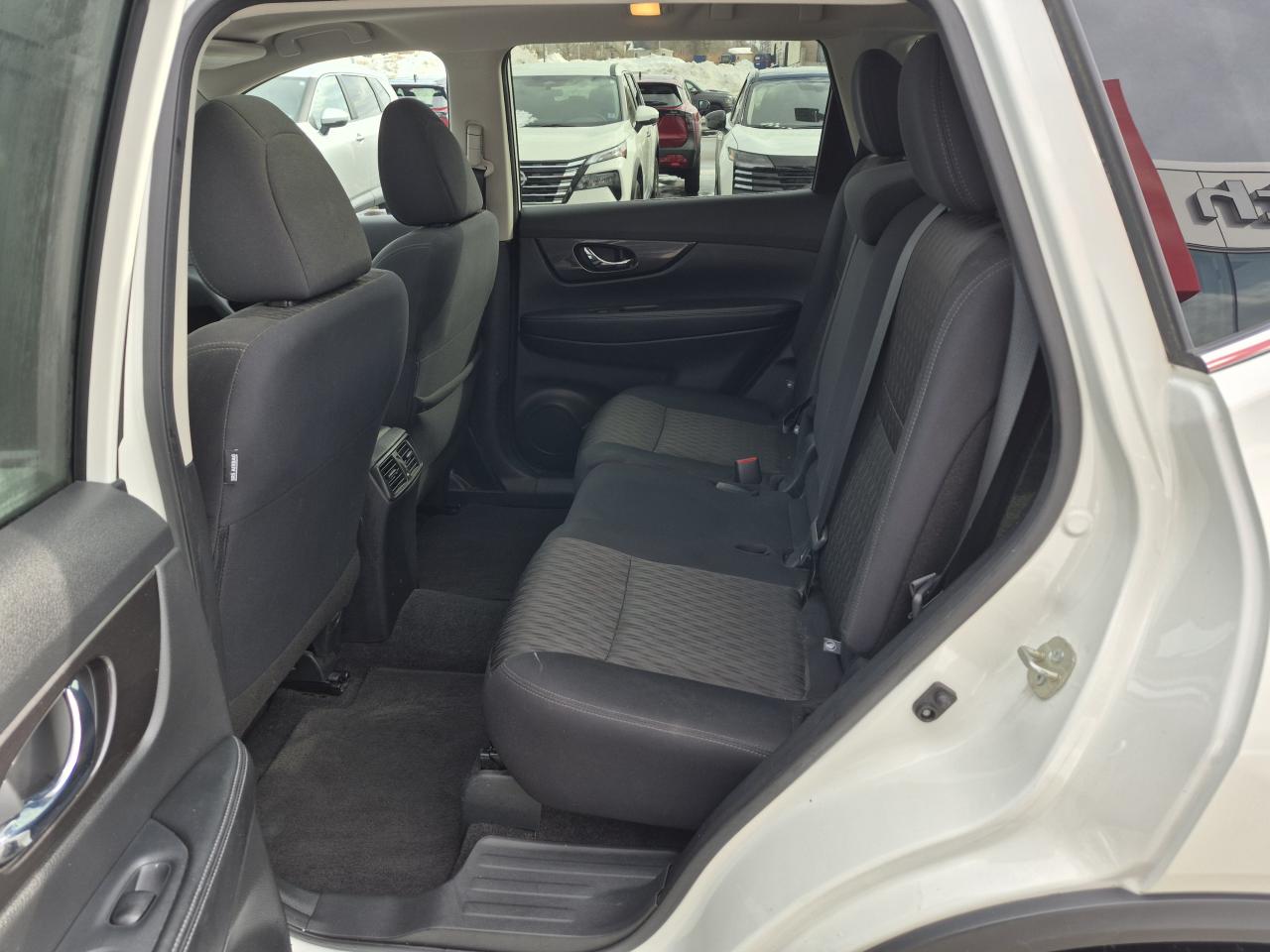 2020 Nissan Rogue SV MOONROOF +TECHNOLOGY Photo13