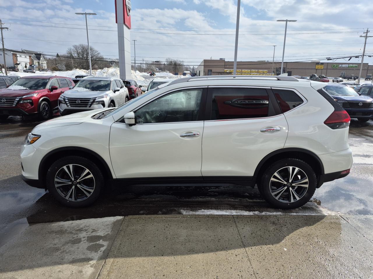 2020 Nissan Rogue SV MOONROOF +TECHNOLOGY Photo3
