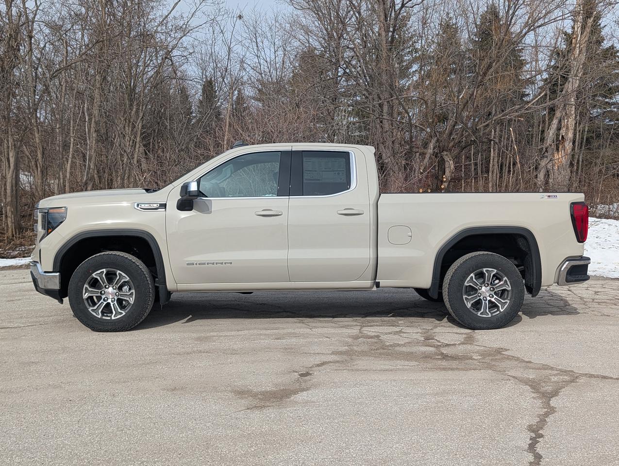 2026 GMC Sierra 1500 SLE Photo