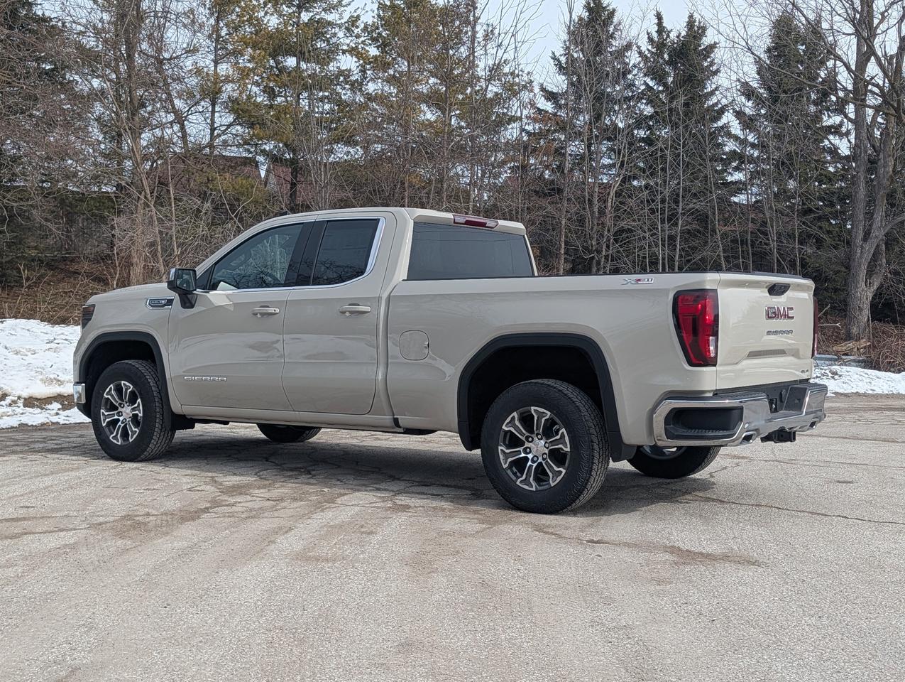 2026 GMC Sierra 1500 SLE Photo
