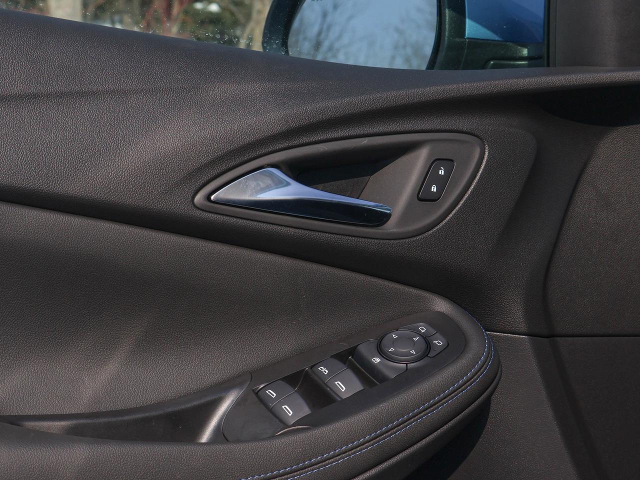 2026 Buick Encore GX Sport Touring Photo