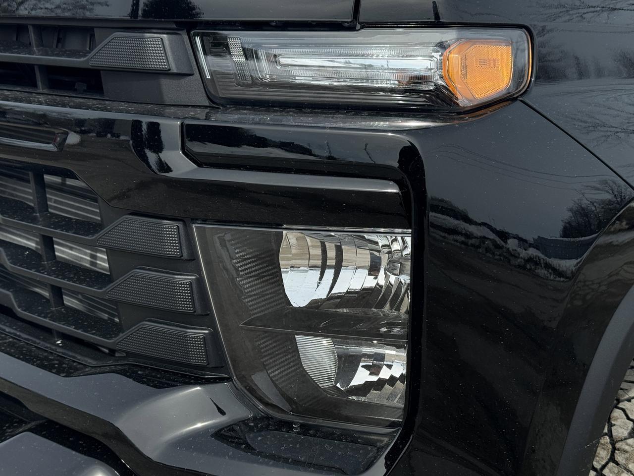 2026 Chevrolet SILVERADO 2500HD Custom Photo