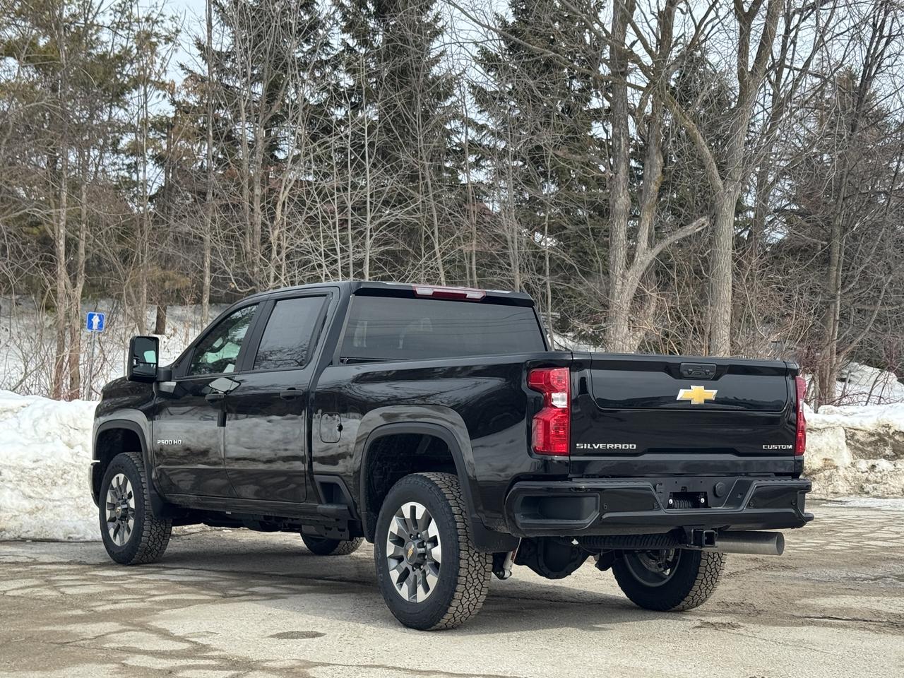 2026 Chevrolet SILVERADO 2500HD Custom Photo