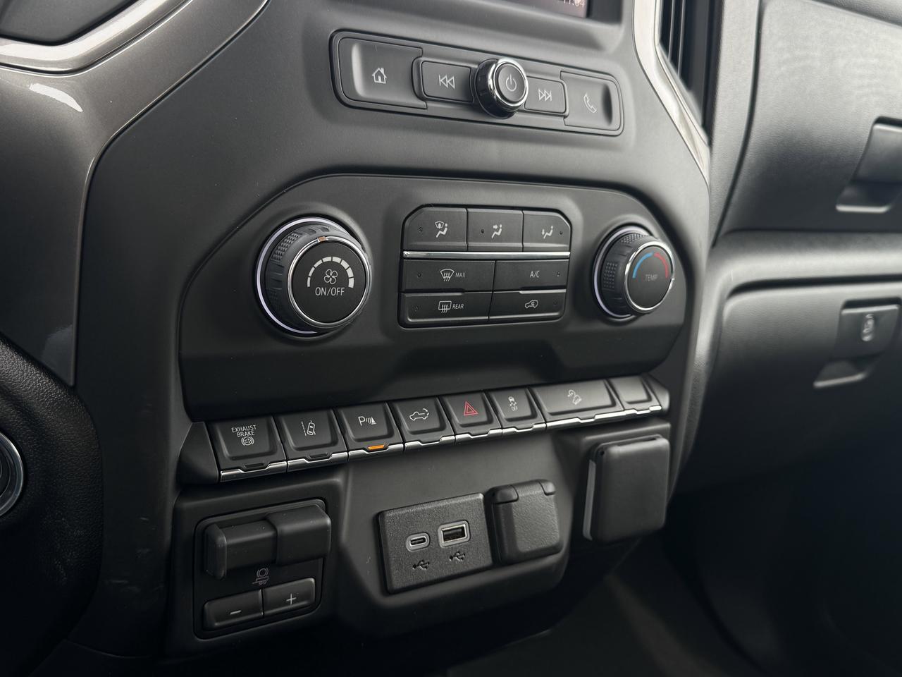2026 Chevrolet SILVERADO 2500HD Custom Photo