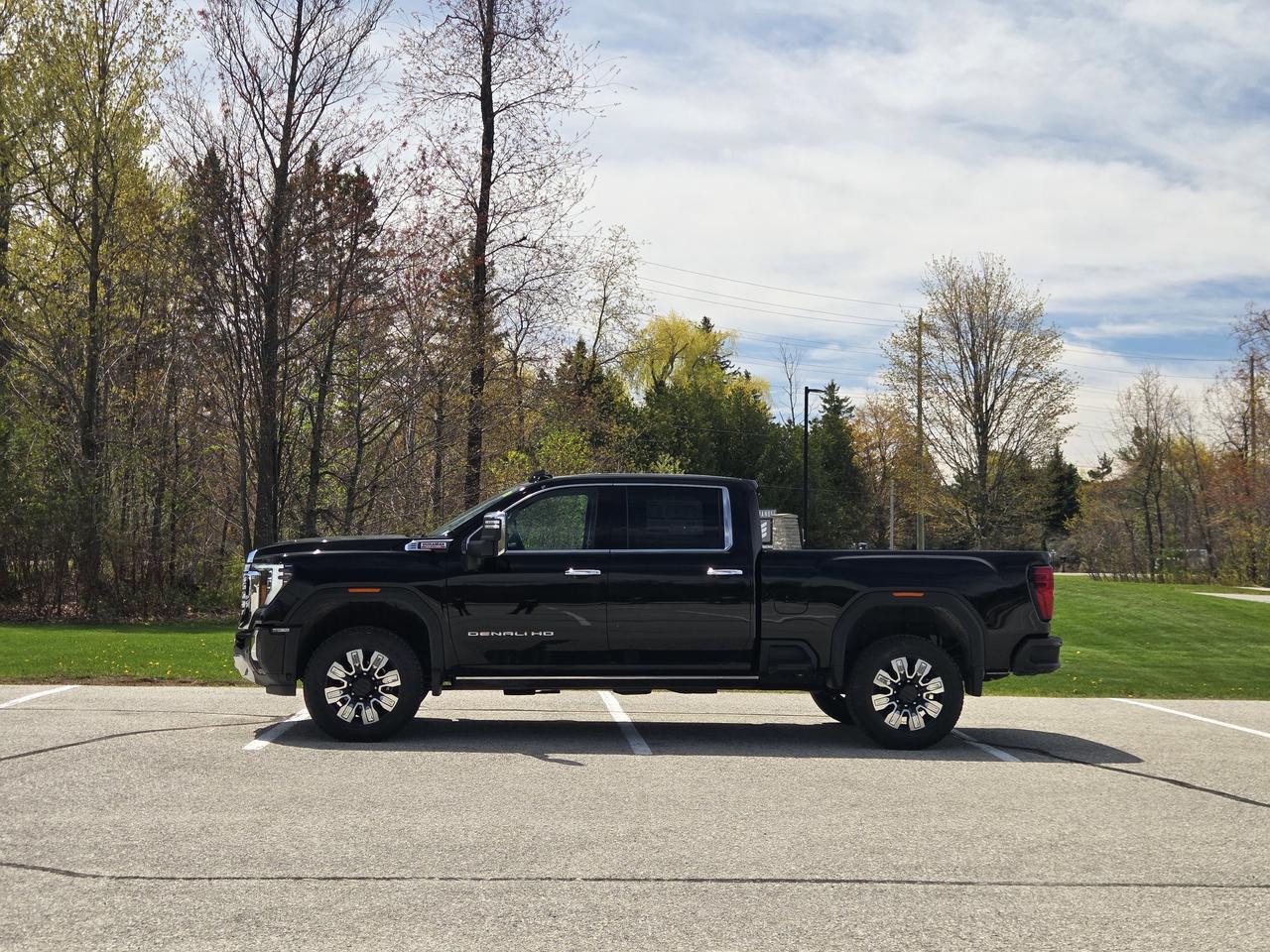 2026 GMC SIERRA 2500HD DENALI Photo