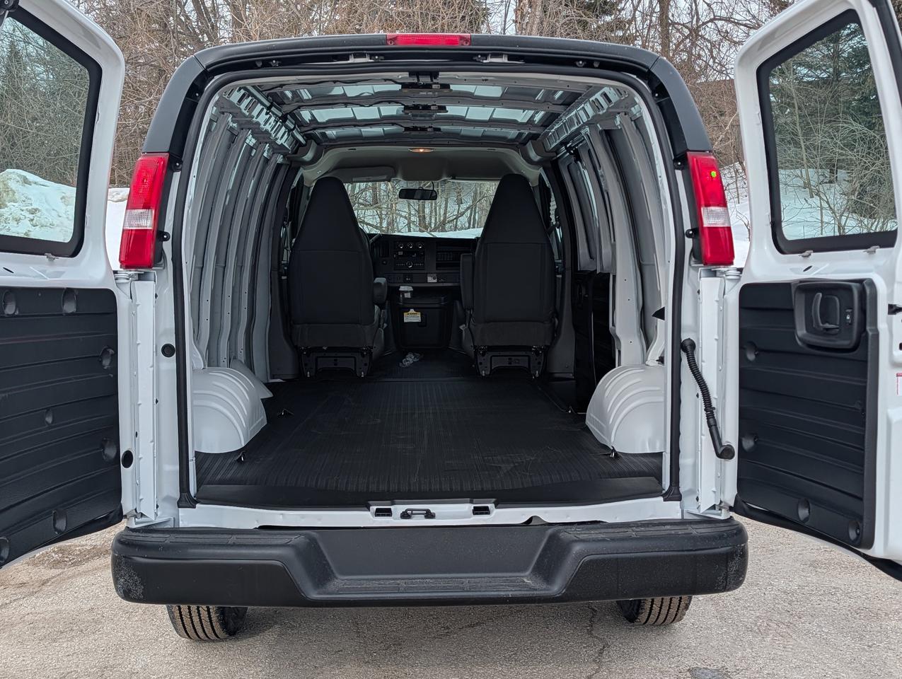2026 GMC Savana Cargo Van  Photo