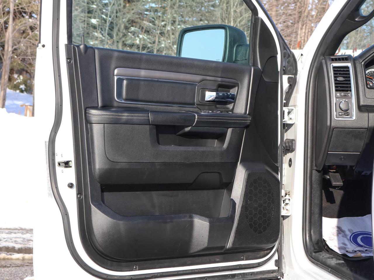 2021 RAM 1500 Classic WARLOCK Photo