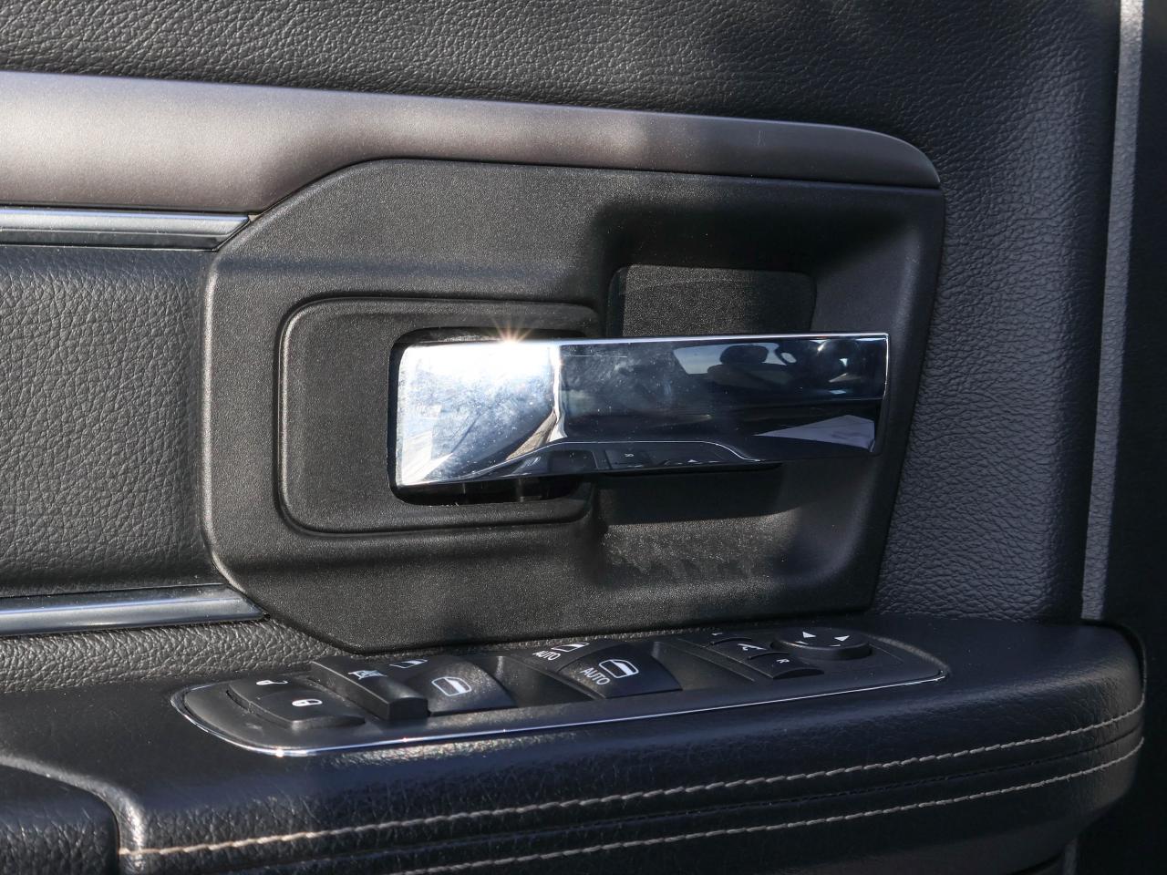 2021 RAM 1500 Classic WARLOCK Photo