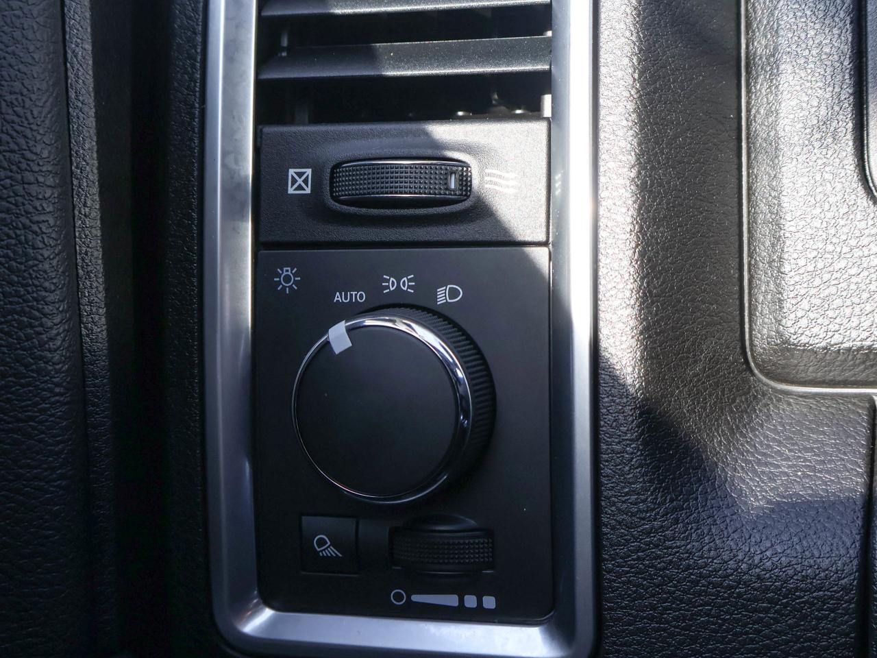 2021 RAM 1500 Classic WARLOCK Photo