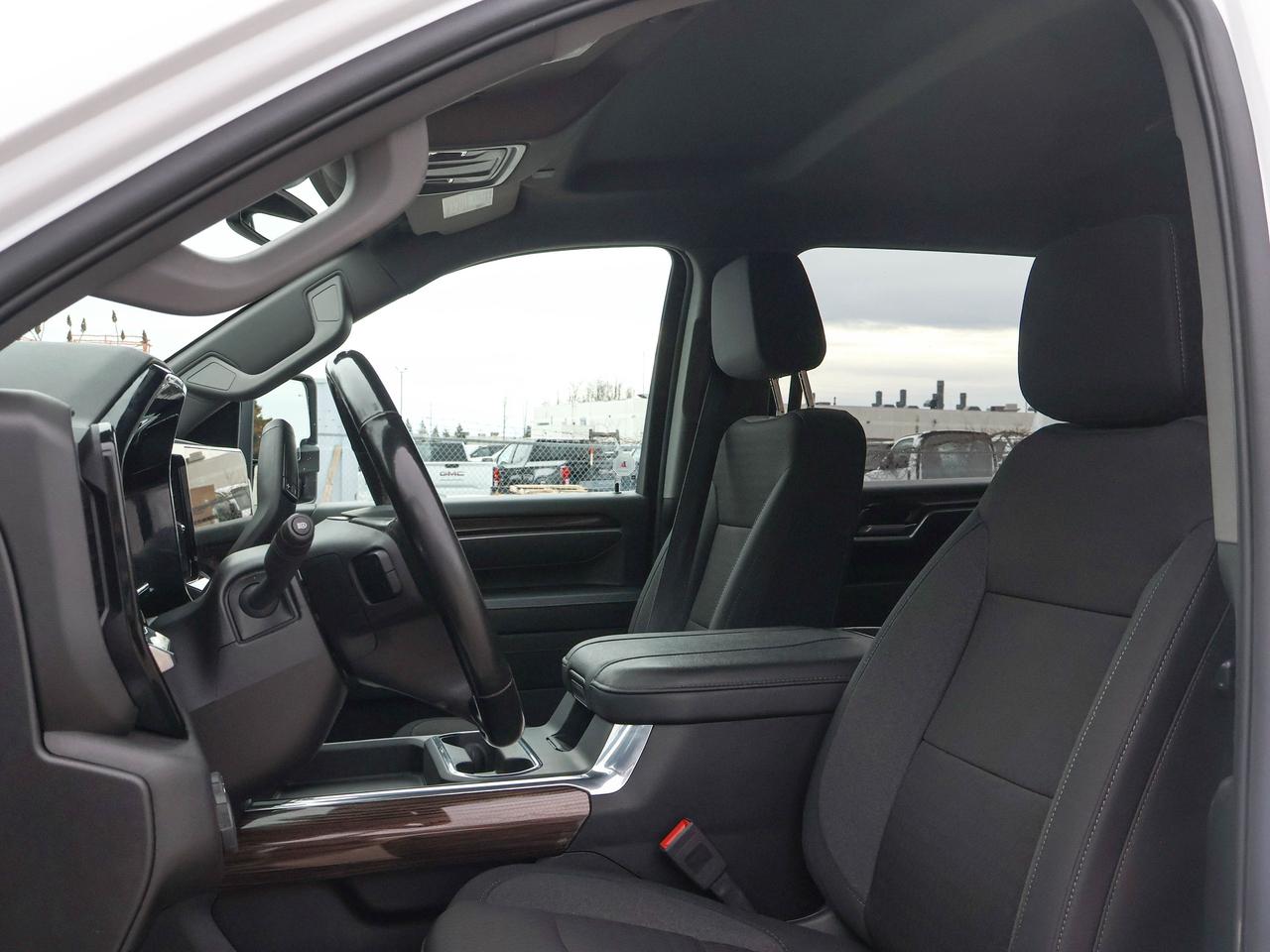 2025 Chevrolet SILVERADO 2500HD LT Photo